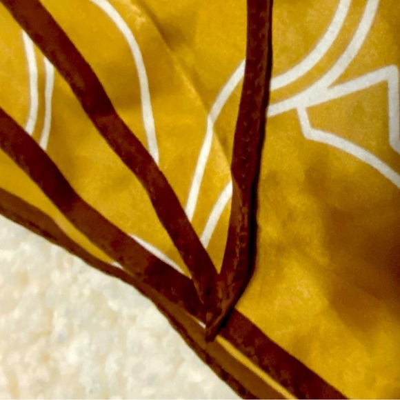 Women’s Coach Goldish tan, brown, white 100% silk scarf vintage classic CC logo - Picture 5 of 6